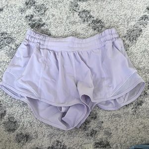 lulu lemon hotty hot shorts- size 4- 2.5 in inseam